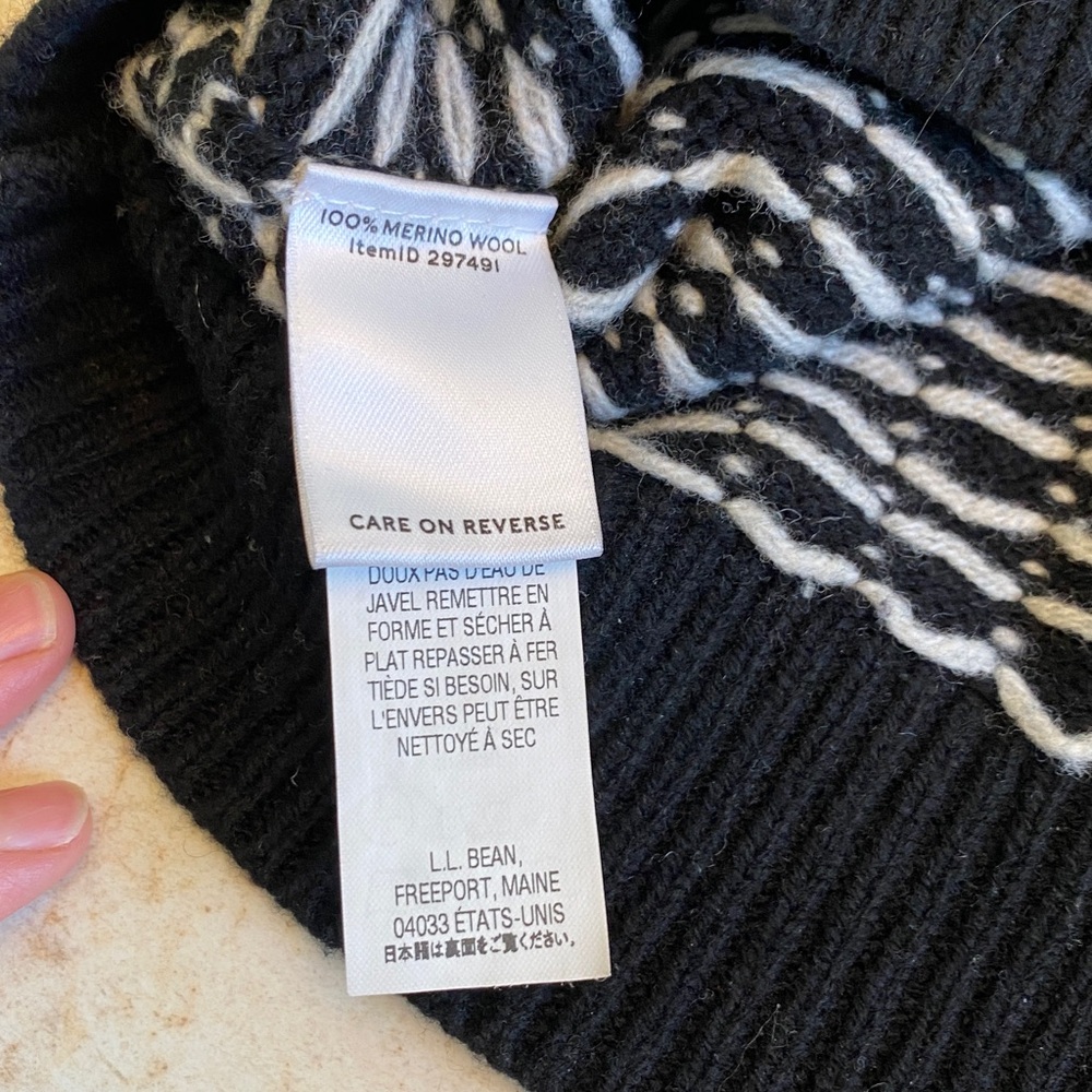 L.L. Bean Signature Nordic 100% Merino Wool Sweater - Picture 13 of 15